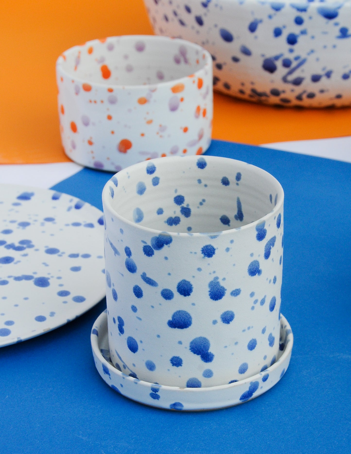 KONFETTI Becher mit Untertasse