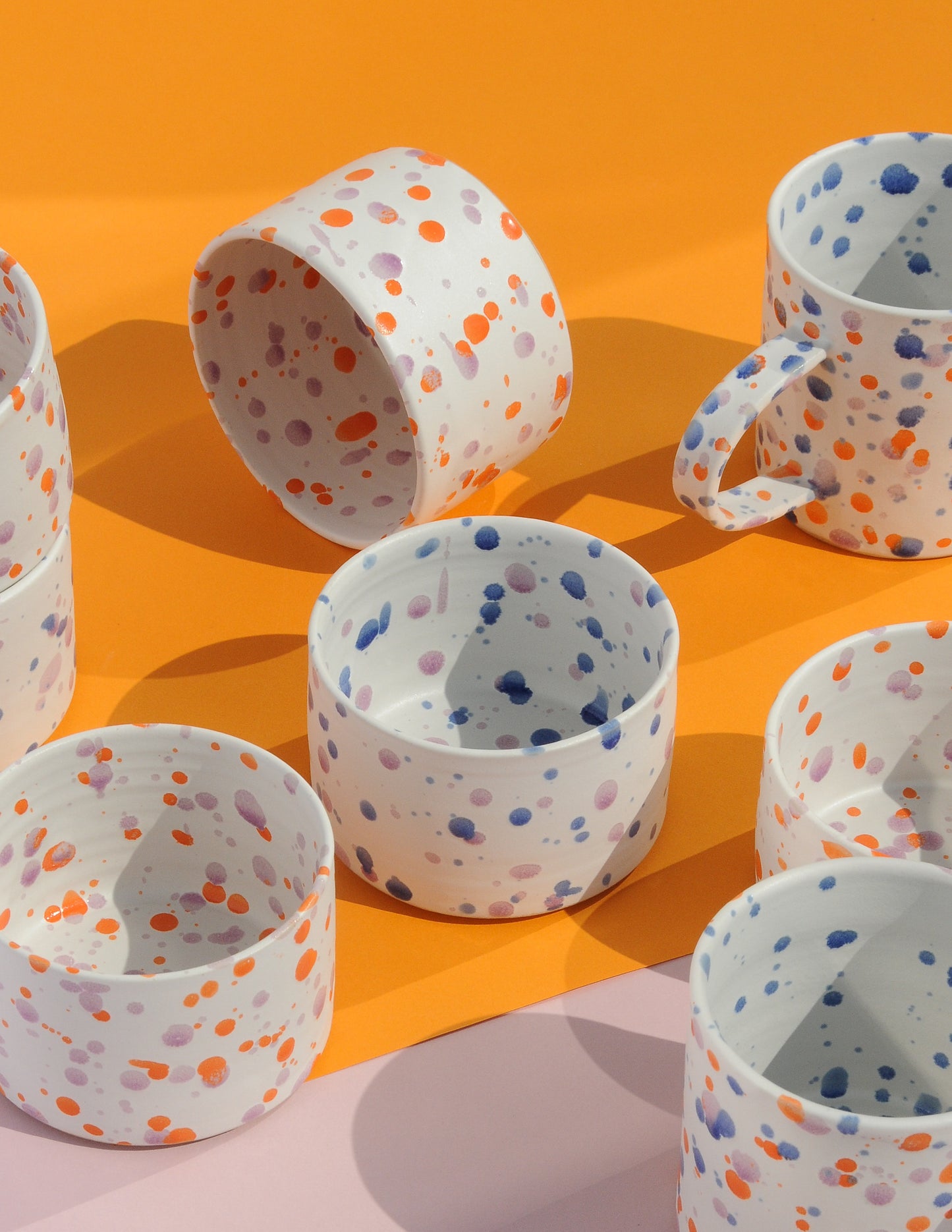 KONFETTI Becher lila blau