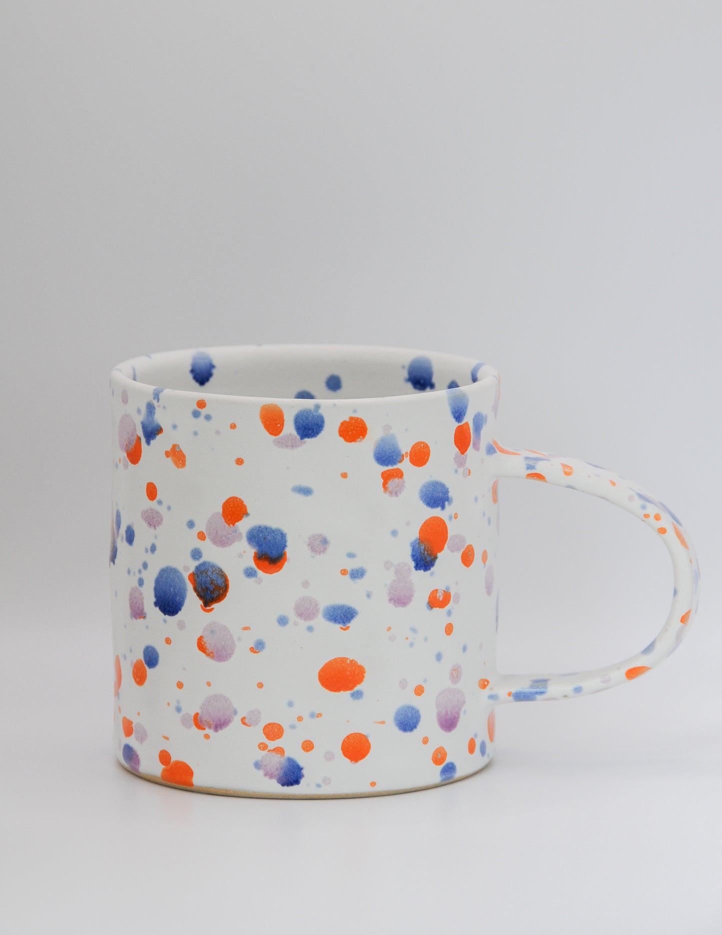 KONFFETI Tasse hoch/bunt